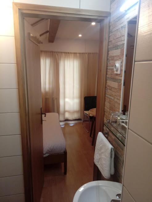 Guesthouse Marton Jezerce Exterior foto