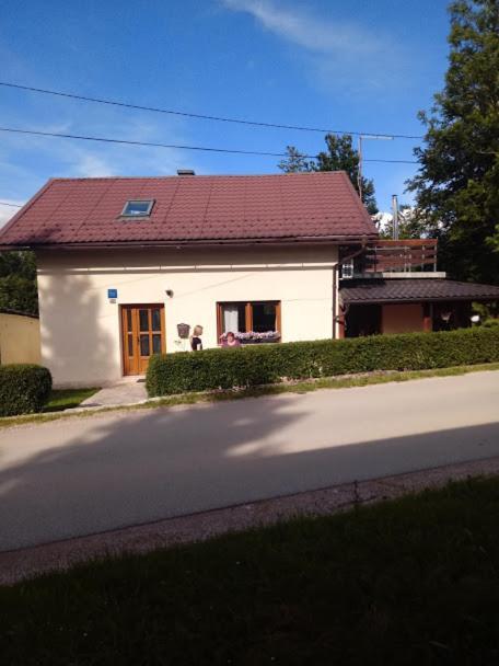 Guesthouse Marton Jezerce Exterior foto