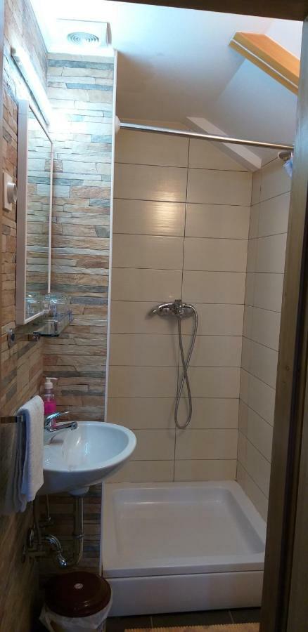 Guesthouse Marton Jezerce Exterior foto