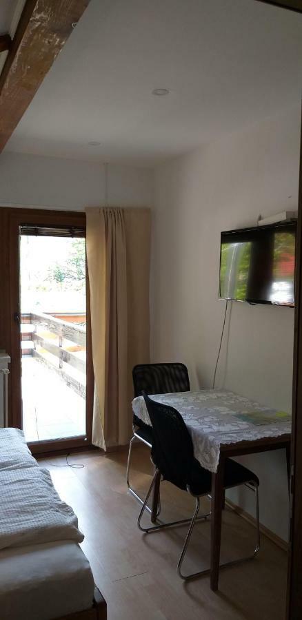 Guesthouse Marton Jezerce Exterior foto