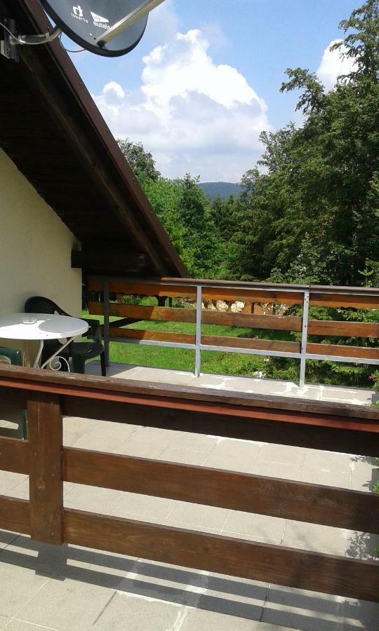 Guesthouse Marton Jezerce Exterior foto