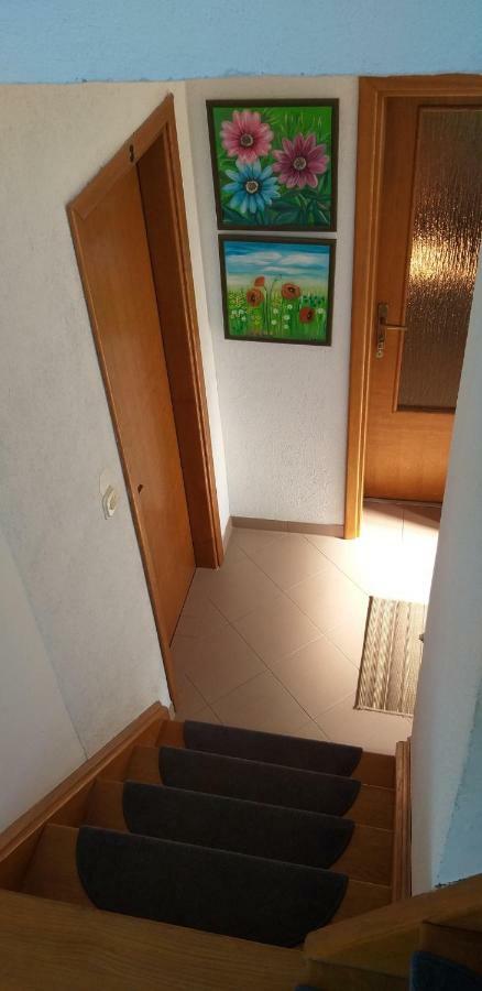 Guesthouse Marton Jezerce Exterior foto