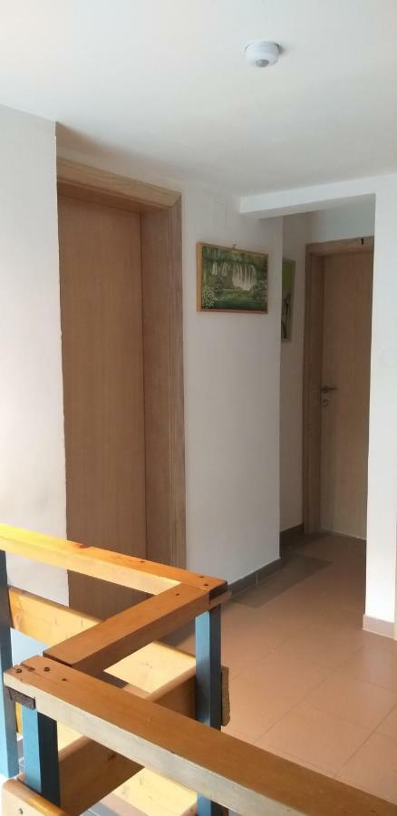 Guesthouse Marton Jezerce Exterior foto