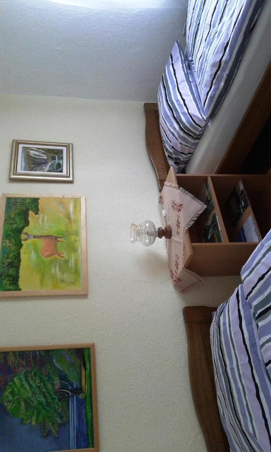 Guesthouse Marton Jezerce Quarto foto